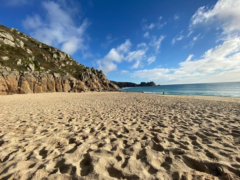 Porthcurno Barns, The Cart Lodge - Cosy Cottage, Walk To Porthcurno Beach, Pedn Vouder & Minack Theatre Hikkaduwa Dış mekan fotoğraf