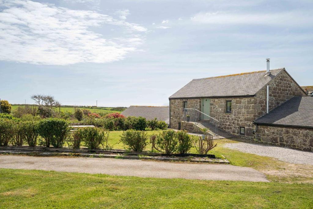 Porthcurno Barns, The Cart Lodge - Cosy Cottage, Walk To Porthcurno Beach, Pedn Vouder & Minack Theatre Hikkaduwa Dış mekan fotoğraf
